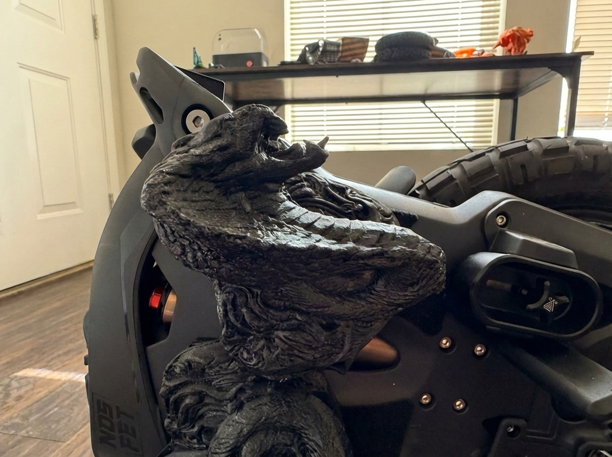 Momonosuke front detail